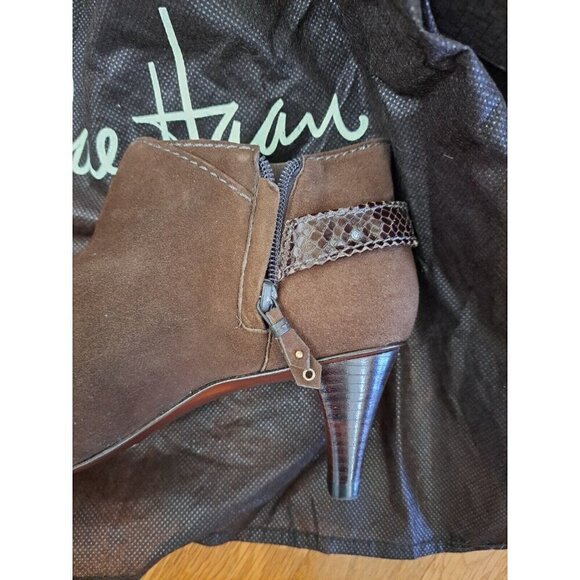 Cole Haan Women's Brown Suede Bootie D29196 In Box Duster Bag Business Academia - Picture 6 of 12